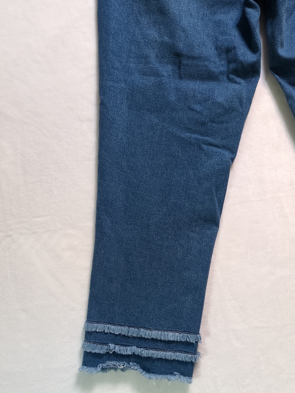 Slim-Sation 5-Pocket Crop Jeans Stretch Pull On Fringe Blue Size 12 - Picture 9 of 16